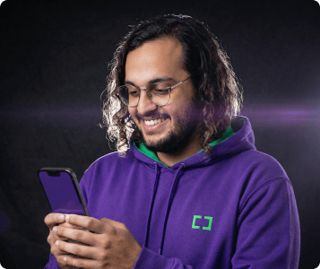 Lucas Faria usando o App